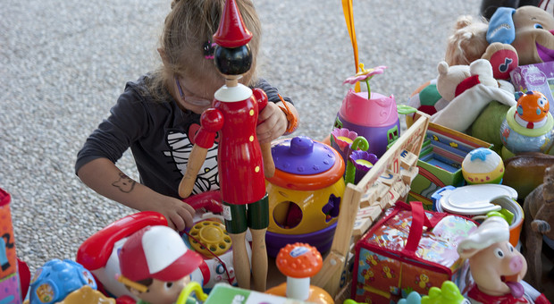 Roma, il baratto dei giocattoli per aiutare i bambini in ospedale e nelle case famiglia
