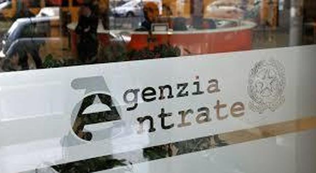 Milano, arrestati 3 dipendenti dell'Agenzia delle Entrate per corruzione e abuso d'ufficio