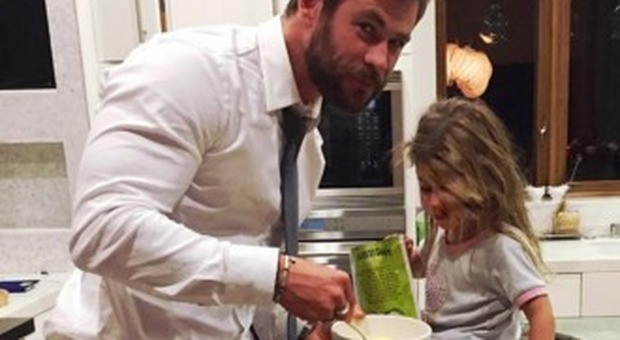 Chris Hemsworth con la figlia