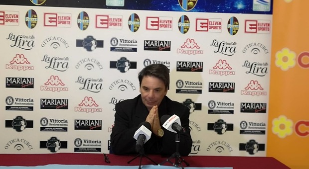 Il mister Ezio Capuano durante la conferenza stampa pregara (Foto Esposito)