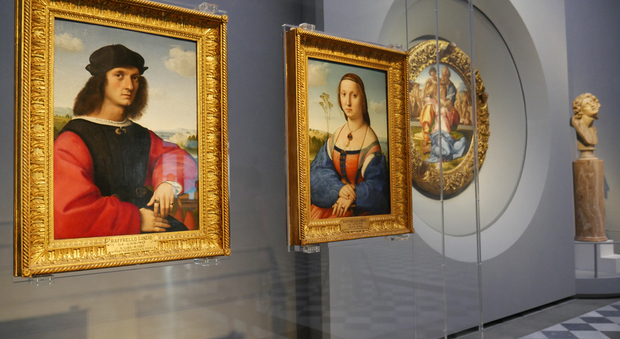 Arte, gli Uffizi lanciano la Festa dell'Amore: coppie di innamorati in fila al museo in omaggio a Michelangelo e Raffaello