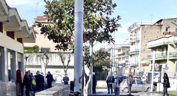 Coronavirus in Campania, il sindaco di Acerra: «Stop alla consegna negli uffici postali»