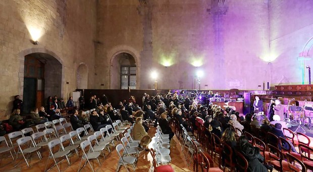 Allarme estorsioni: indignazione social ma a Napoli la sala è vuota