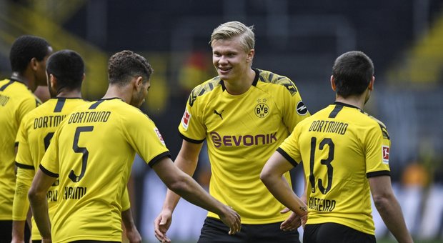 Bundesliga, domani ancora in campo, Haaland sfida Lewandowski: c'è Dortmund-Bayern