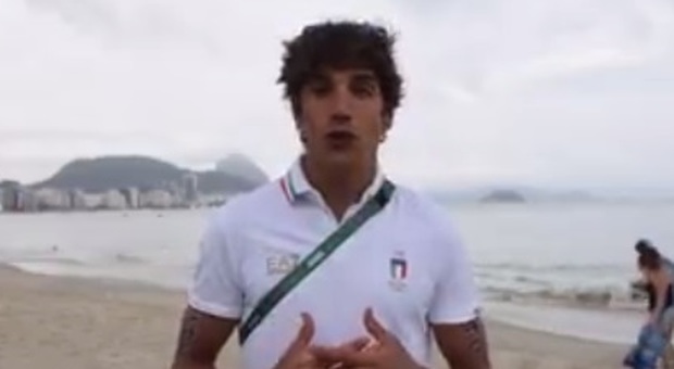 Alessandro Fabian parla ai tifosi da Copacabana