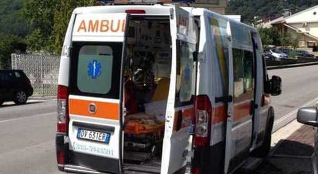 Auto fuori strada, anziano muore sulla A14 a Forlì