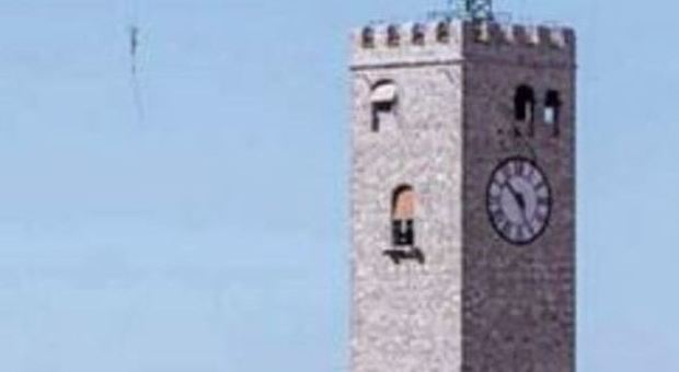 La torre del Castello restaurata con l'orologio che riprenderà a segnare l'ora questa sera