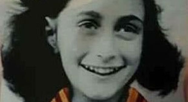 Roma, adesivi di Anna Frank all'Olimpico: la procura verso la chiusura delle indagini
