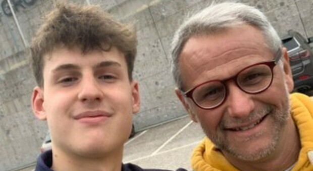 Alessandro Bristot, 16 anni da compiere, talento della nazionale Under 17 di pallavolo, con papà Paolo, ex giocatore di serie A
