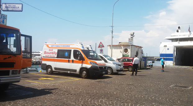 L'intervento dell'ambulanza a Capri