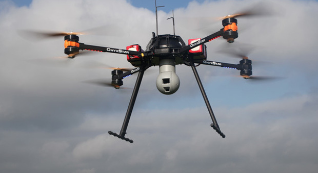 Robot e droni in cielo per difendere e controllare i filari di prosecco