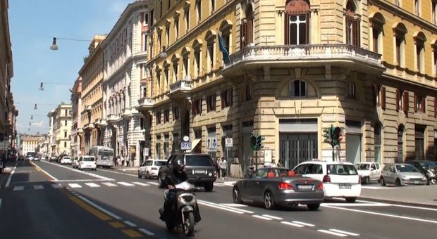 Roma, Raggi: «Da ponte Milvio a corso Vittorio: ecco i nuovi marciapiedi»