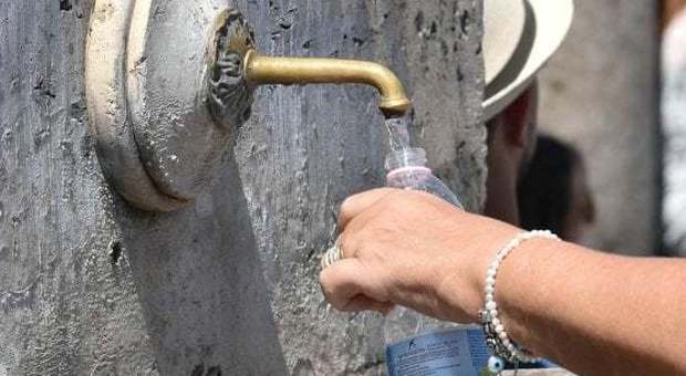 Coronavirus: più consumi e meno pioggia, a Napoli si rischia la crisi idrica