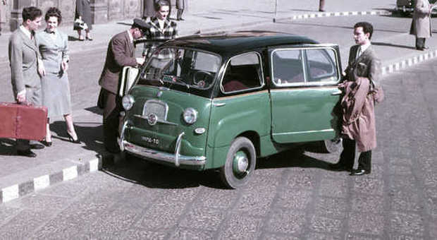 La mitica Fiat 600 Multipla utilizzata come taxi