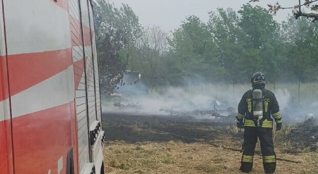 Firefighters Extinguish Blaze at Caravan Storage in Cellole