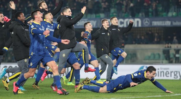 La gioia dei giocatori del Verona