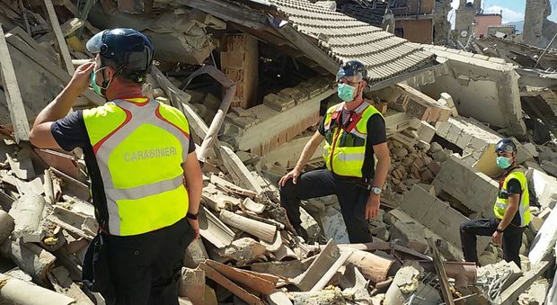 Terremoto, Cantone: indagini anche su altri edifici crollati. Blitz della Finanza