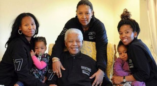 Nelson Mandela con la famiglia