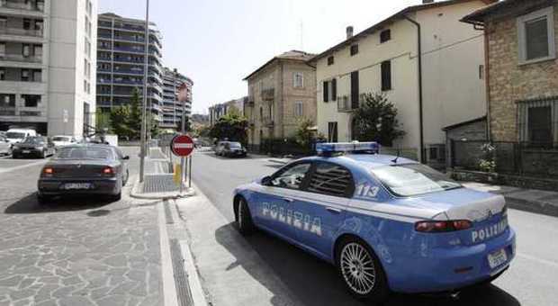 «Per le strade mercenarie del sesso...» Perugia, blitz in 5 case: tremano clienti e proprietari