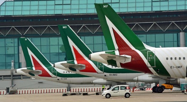 Perquisita la sede Alitalia a Fiumicino: acquisiti documenti sulla precedente gestione