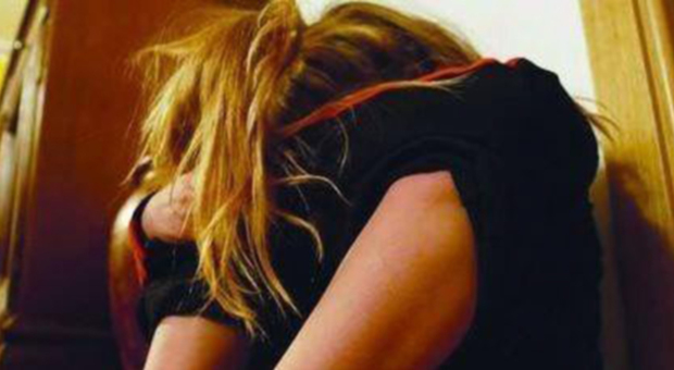 Padova, irrompe in camera da letto e violenta una 27enne: romeno in manette