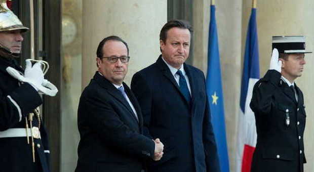 Hollande-Cameron uniti contro Isis. Alla Francia l'uso di base aerea inglese di Cipro