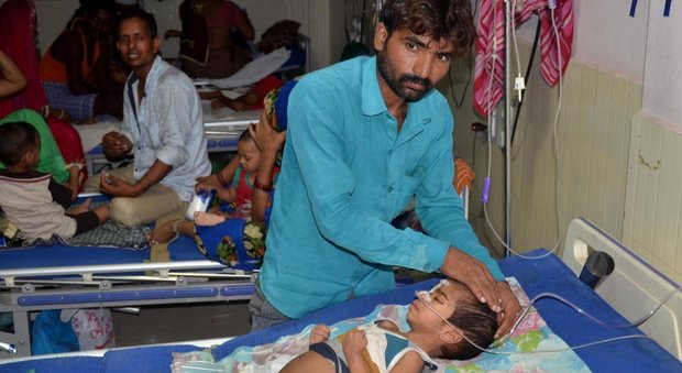 India, ancora strage di bambini in ospedale: morti altri 49, sono più di mille in pochi mesi