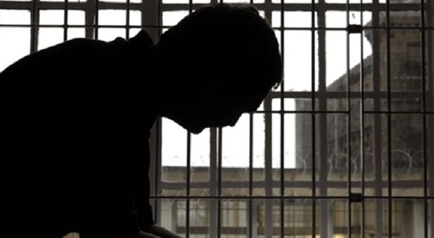 S'impicca a 31 anni in carcere: il Ministero risarcirà la famiglia