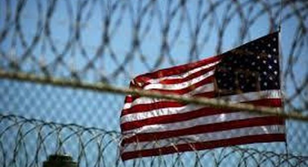 Italia accoglie detenuto Guantanamo. La Farnesina: «Motivi umanitari». Usa: «Siamo grati»