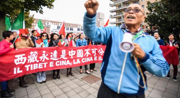 Dalai Lama a Milano, tensioni e proteste della comunità cinese