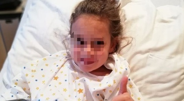 Operata Ginevra, la bimba malata di cancro al cervello. Il papà su Fb: «Sei una guerriera»