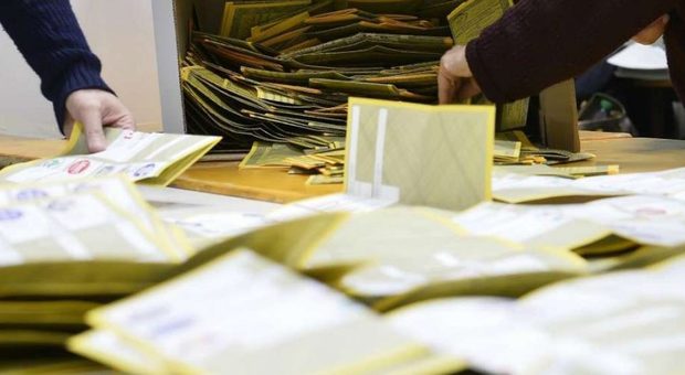 Elezioni suppletive a Napoli, costituite 444 sezioni e sostituiti 22 presidenti di seggio