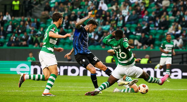 Europa League, pari e rammarico a Lisbona contro lo Sporting: Scamacca firma l'1-1