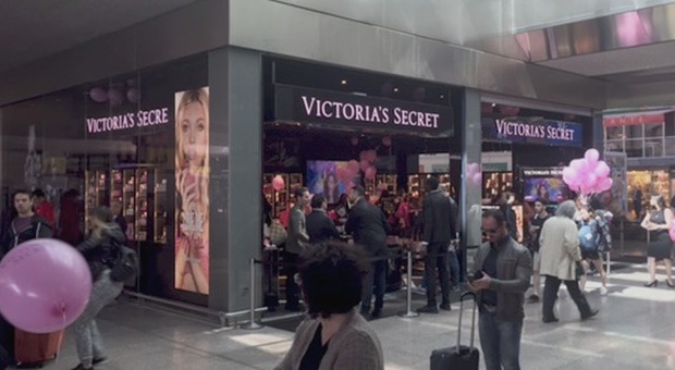 Porta di Roma, Victoria's Secret apre il primo store con assortimento completo in Italia: sabato 8 il taglio del nastro