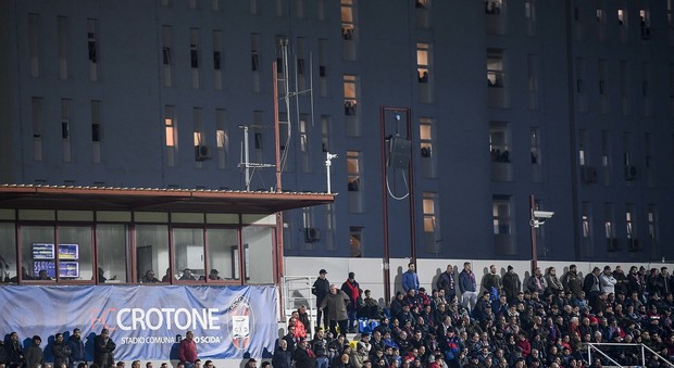 Crotone, ospedale vista stadio: tifoso tenta di farsi ricoverare per vedere la Juve