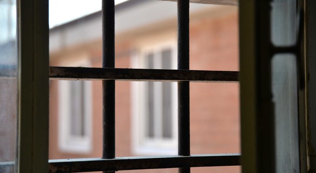 Violenza sessuale in carcere, scatta condanna a otto anni