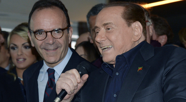 "Berlusconi sta bene, è sveglio e lucido". Il fratello rivela: stanotte abbiamo avuto paura