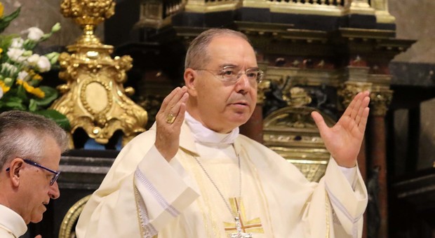 Pompei, il vescovo ai giovani: «Non state alla finestra»