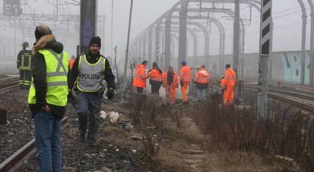 Incendio doloso ai treni, Lupi: atto terroristico contro Tav, ma Renzi lo bacchetta