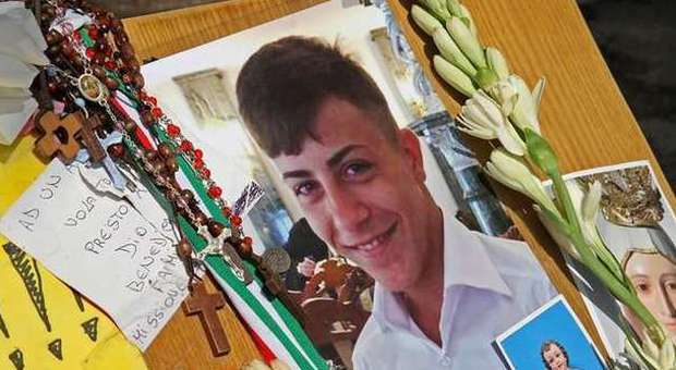Napoli, ucciso da un carabiniere: la famiglia diffonde le foto choc del cadavere