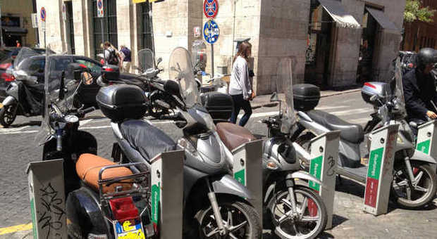 Milano, dopo bici e auto arriva lo scooter sharing: 1.500 moto a noleggio già prima dell'Expo