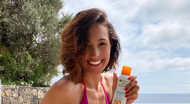 Caterina Balivo, il mini bikini scatena i commenti dei fan su Instagram