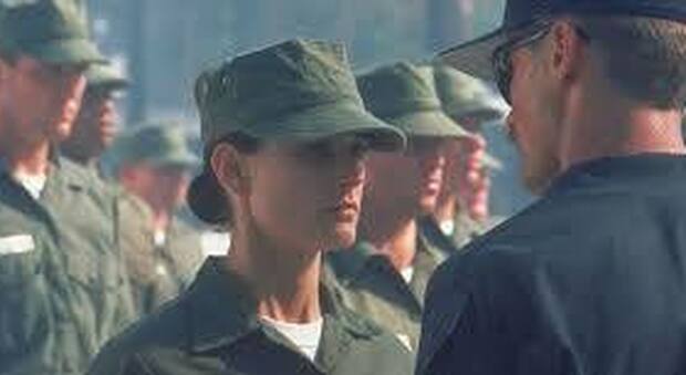 Soldato Jane potrà avere i capelli sciolti: nell'esercito Usa cade l'obbligo dello chignon