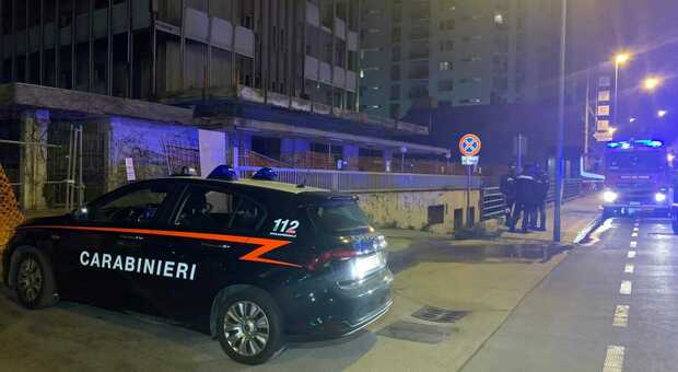 Incendio all'ex hotel Palace di Taranto, fermato 35enne: pretendeva di usare stesso luogo della vittima per la notte