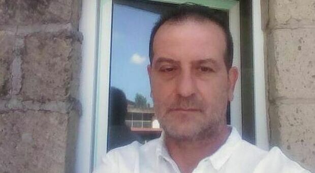 Professore ucciso a scuola a Melito, le tracce di sangue inchiodano il bidello