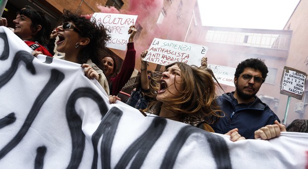 immagine Manifestazione antifascista all'Università La Sapienza (foto Andrea Giannetti/Ag.Toiati)