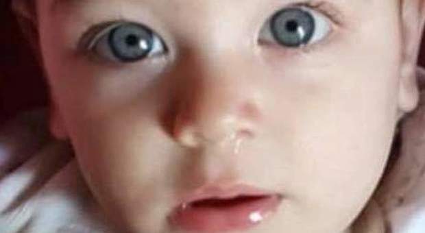 La piccola Jolanda morta strangolata: autopsia choc, i dubbi sulla mamma