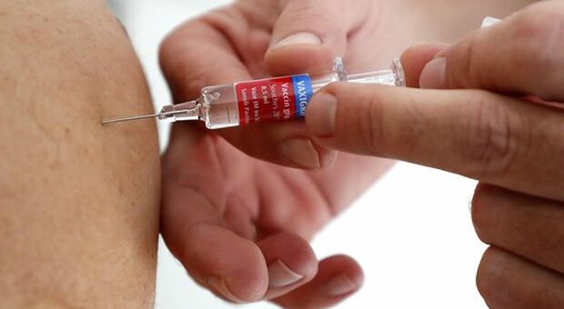 Vaccino Moderna approvato dall'AIFA. Campagna supera 400mila somministrazioni