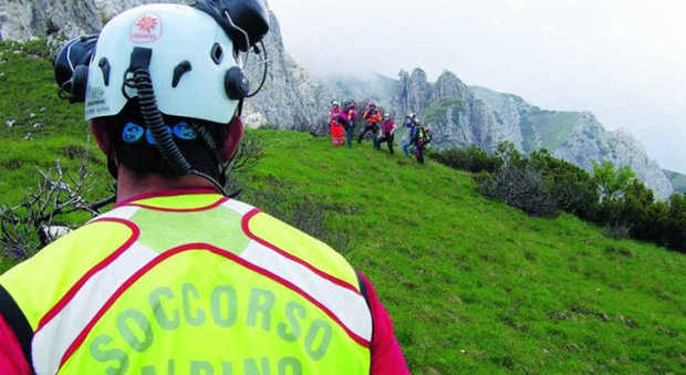 Escursionisti precipitano sul Gran Sasso: soccorsi in corso, "ci sono almeno 2 morti"