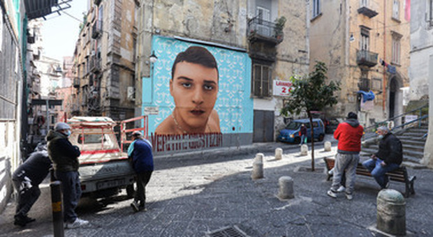 Ugo Russo, il Comune di Napoli resta immobile: «Per ora il murale resterà lì»